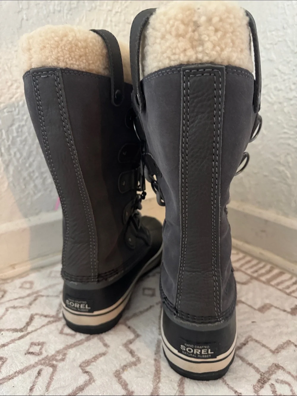Sorel Gray & Cream Insulated Lace-Up Winter Boots